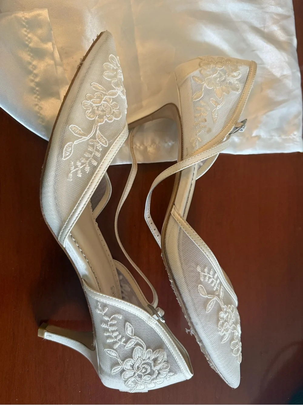 Elle delicate floral